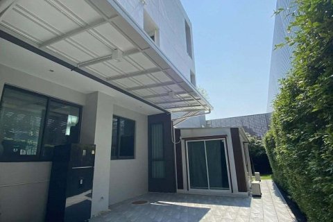 Дом в Суан Луанге, Бангкок, Таиланд с 5 спальнями  № 173412 - фото 3