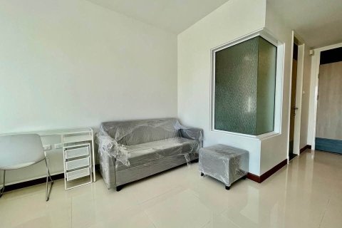 Studio dans le Condo à Huai Khwang, Bangkok, Thaïlande  № 173413 - photo 3