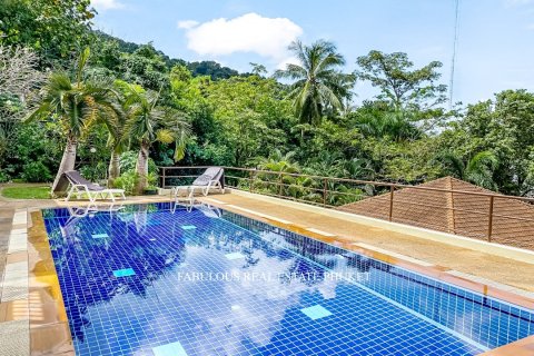 Villa in Kata, Thailand 6 bedrooms № 179678 - photo 9