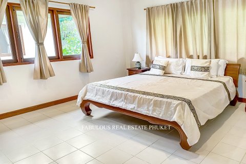 Villa in Kata, Thailand 6 bedrooms № 179678 - photo 18