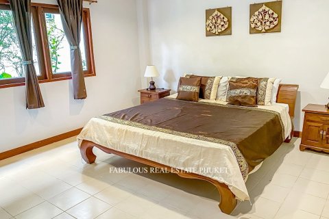 Villa in Kata, Thailand 6 bedrooms № 179678 - photo 4