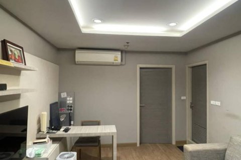 Condo in Bangkok, Thailand, 1 bedroom  № 150455 - photo 2