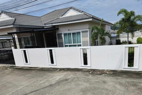 House in Pattaya, Thailand 3 bedrooms № 147347 - photo 1