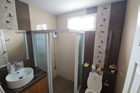 House in Pattaya, Thailand 3 bedrooms № 147347 - photo 13