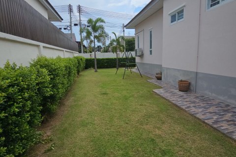 House in Pattaya, Thailand 3 bedrooms № 147347 - photo 17