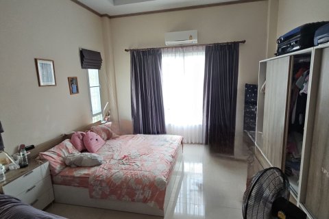 House in Pattaya, Thailand 3 bedrooms № 147347 - photo 12