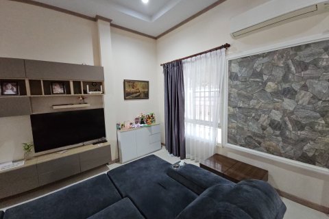 House in Pattaya, Thailand 3 bedrooms № 147347 - photo 10