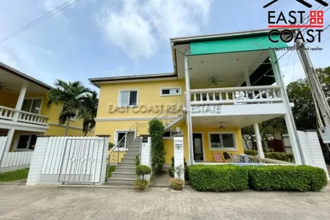 Casa de 4 dormitorios en Pattaya, Tailandia № 213872