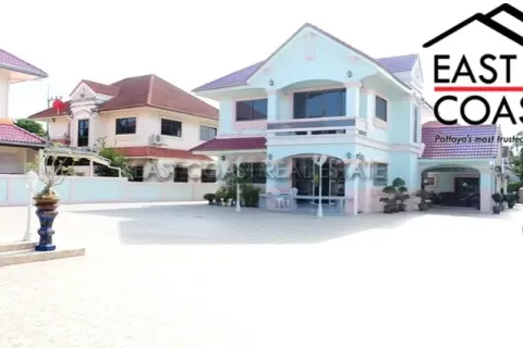 Casa de 5 dormitorios en Pattaya, Tailandia № 213878