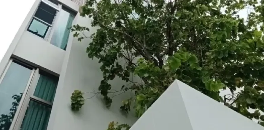 Duplex in Saphan Sung, Bangkok, Thailand 3 Schlafzimmer № 216937