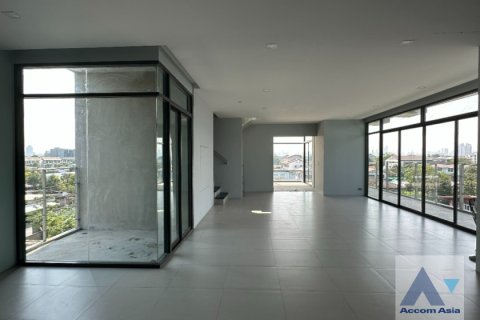 Gewerbeimmobilie in Suan Luang, Bangkok, Thailand 1000 m2 № 216936 - Foto 3