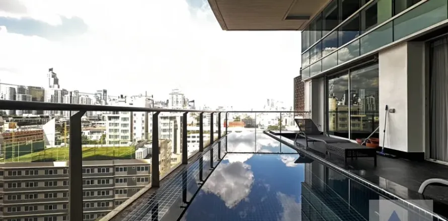 Duplex in Watthana, Bangkok, Thailand 3 Schlafzimmer № 216939