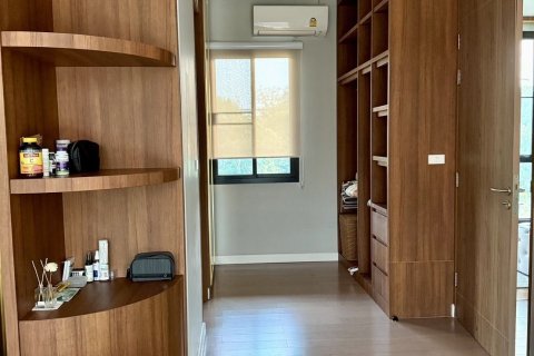 Villa in San Sai, Thailand 4 bedrooms № 164634 - photo 14