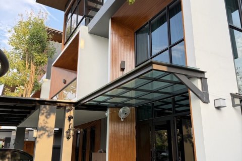 Villa in San Sai, Thailand 4 bedrooms № 164634 - photo 3