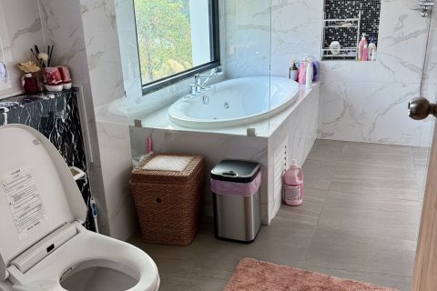 Villa in San Sai, Thailand 4 bedrooms № 164634 - photo 21