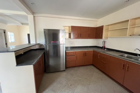 Maison à Pattaya, Thaïlande 4 chambres № 145515 - photo 8