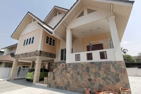 Maison à Pattaya, Thaïlande 4 chambres № 145515 - photo 2