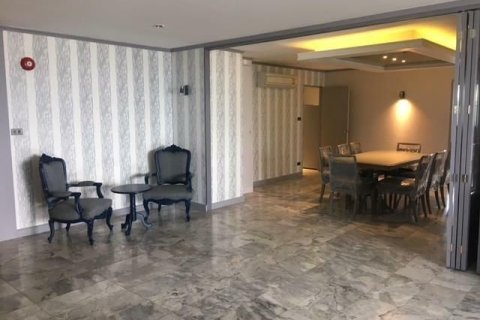 Condo in Watthana, Bangkok, Thailand, 3 bedrooms  № 160709 - photo 7