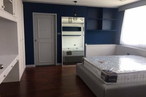 Condo in Watthana, Bangkok, Thailand, 3 bedrooms  № 160709 - photo 8