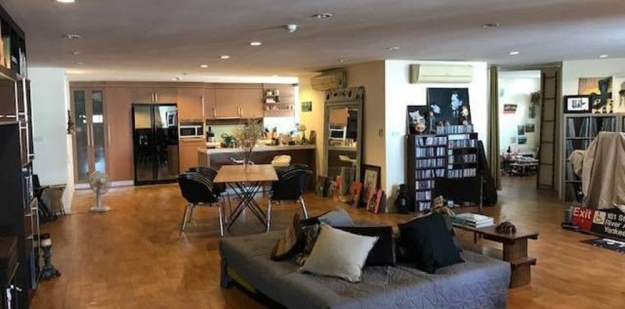 Condo à Watthana, Bangkok, Thaïlande, 4 chambres № 160705