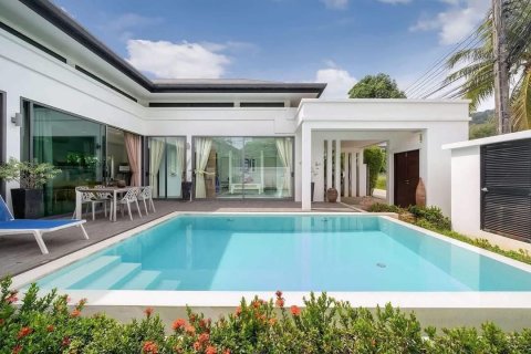 Villa in Phuket, Thailand 2 bedrooms № 144679 - photo 1