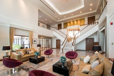 Penthouse in Bangkok, Thailand 4 bedrooms № 181210 - photo 4
