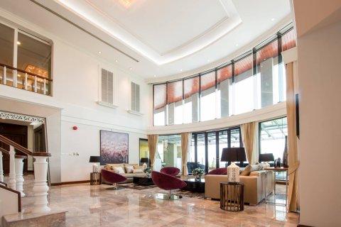 Penthouse in Bangkok, Thailand 4 bedrooms № 181210 - photo 8