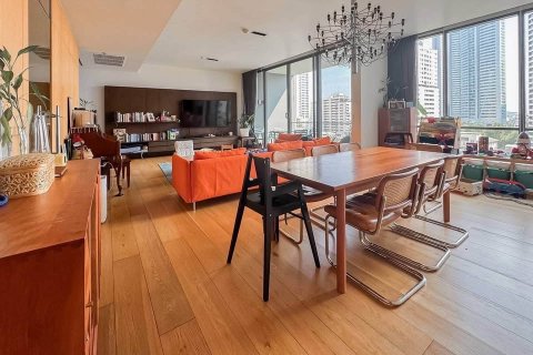 Condo in Bangkok, Thailand, 2 bedrooms  № 181207