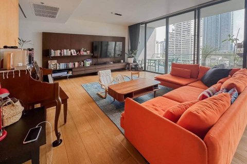 Condo in Bangkok, Thailand, 2 bedrooms  № 181207 - photo 2