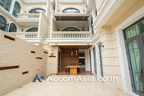 Reihenhaus in Watthana, Bangkok, Thailand 4 Schlafzimmer № 215914 - Foto 2