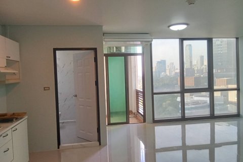 Студия в кондо в Сатхоне, Бангкок, Таиланд № 155823 - фото 2