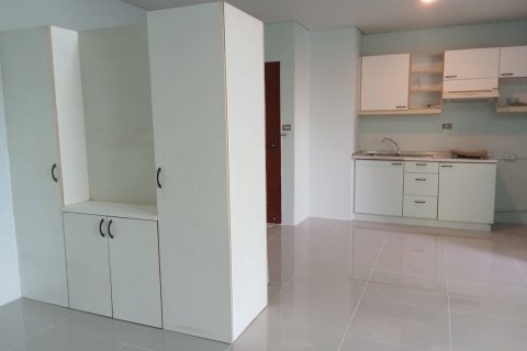 Студия в кондо в Сатхоне, Бангкок, Таиланд № 155823 - фото 9