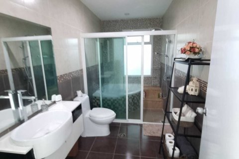 Villa à Pattaya, Thaïlande 4 chambres № 171561 - photo 24