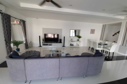 Villa à Pattaya, Thaïlande 4 chambres № 171561 - photo 6