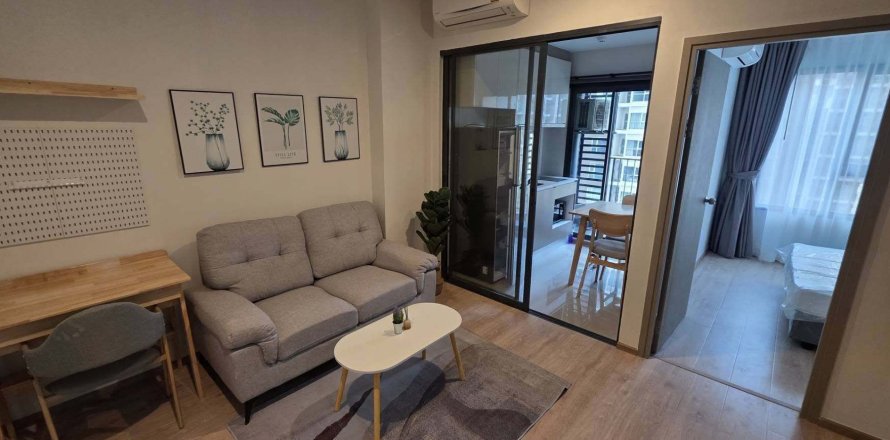 Studio in the Condo in Huai Khwang, Bangkok, Thailand  № 163332