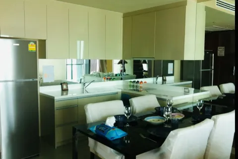 Condo in Bang Rak, Bangkok, Thailand, 2 bedrooms  № 163335 - photo 2