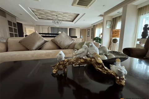 Condominio de 4 dormitorios en Bangkok, Tailandia № 209890 - foto 2