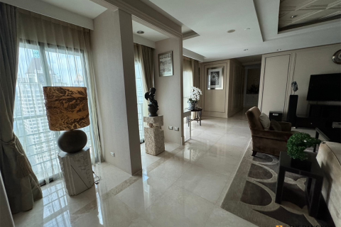 Condominio de 4 dormitorios en Bangkok, Tailandia № 209890 - foto 3