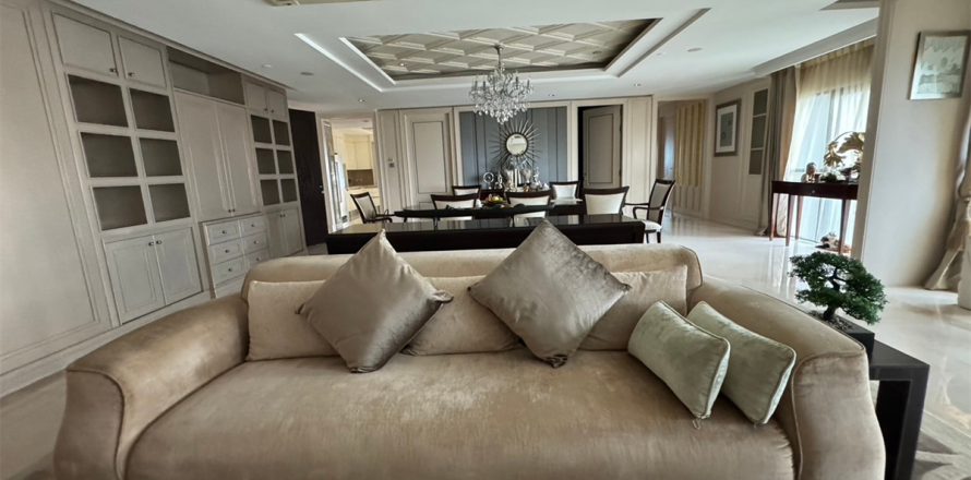Condominio de 4 dormitorios en Bangkok, Tailandia № 209890