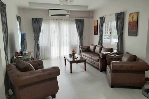 House in Nakhon Pathom, Thailand 5 bedrooms № 159506 - photo 4