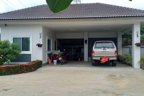 House in Nakhon Pathom, Thailand 5 bedrooms № 159506 - photo 3