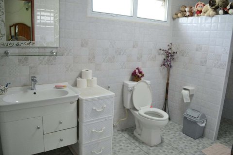 House in Nakhon Pathom, Thailand 5 bedrooms № 159506 - photo 17
