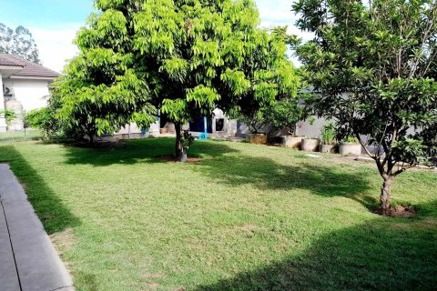 House in Nakhon Pathom, Thailand 5 bedrooms № 159506 - photo 29