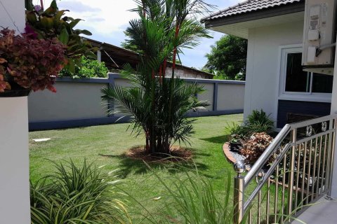 House in Nakhon Pathom, Thailand 5 bedrooms № 159506 - photo 2