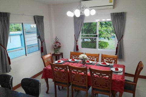 House in Nakhon Pathom, Thailand 5 bedrooms № 159506 - photo 6
