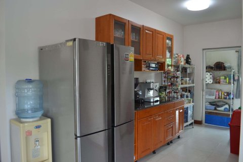 House in Nakhon Pathom, Thailand 5 bedrooms № 159506 - photo 14