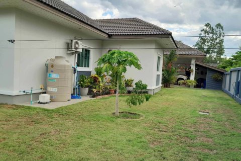 House in Nakhon Pathom, Thailand 5 bedrooms № 159506 - photo 25