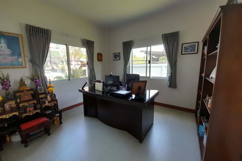 House in Nakhon Pathom, Thailand 5 bedrooms № 159506 - photo 9