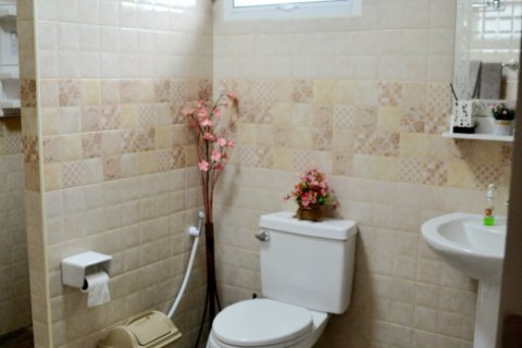 House in Nakhon Pathom, Thailand 5 bedrooms № 159503 - photo 23
