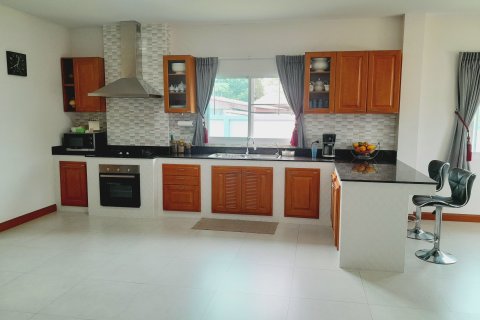 House in Nakhon Pathom, Thailand 5 bedrooms № 159503 - photo 15